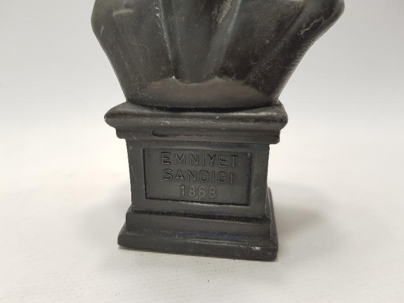 ATATÜRK BÜSTÜ ŞEKLİNDE EMNİYET SANDIĞI KUMBARA