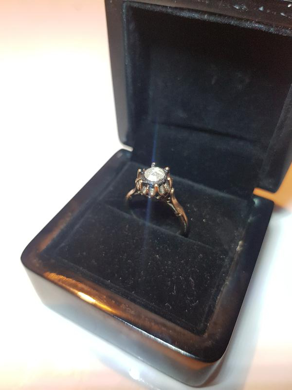 TEKTAŞ PIRLANTA YÜZÜK 