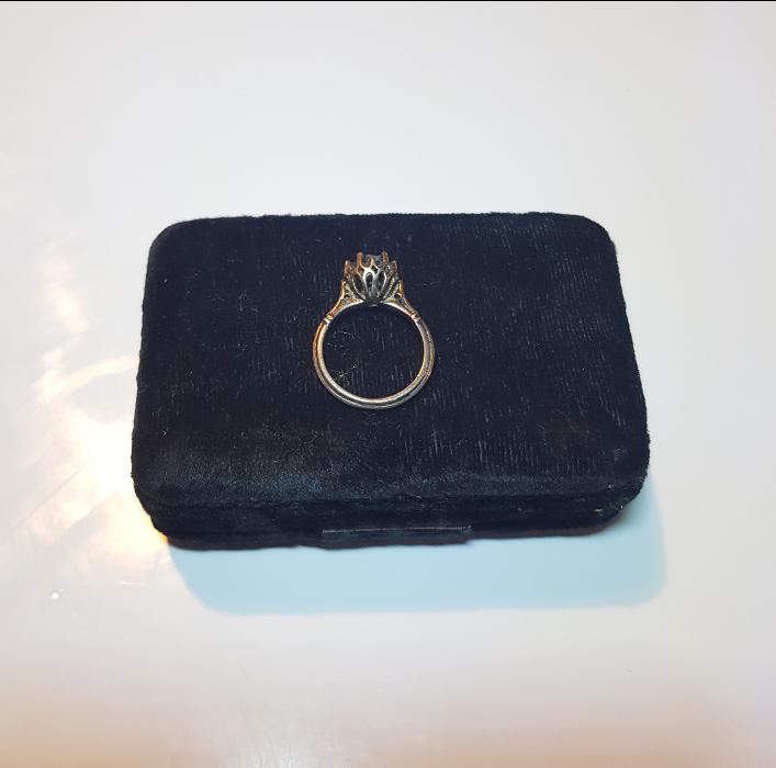 TEKTAŞ PIRLANTA YÜZÜK 