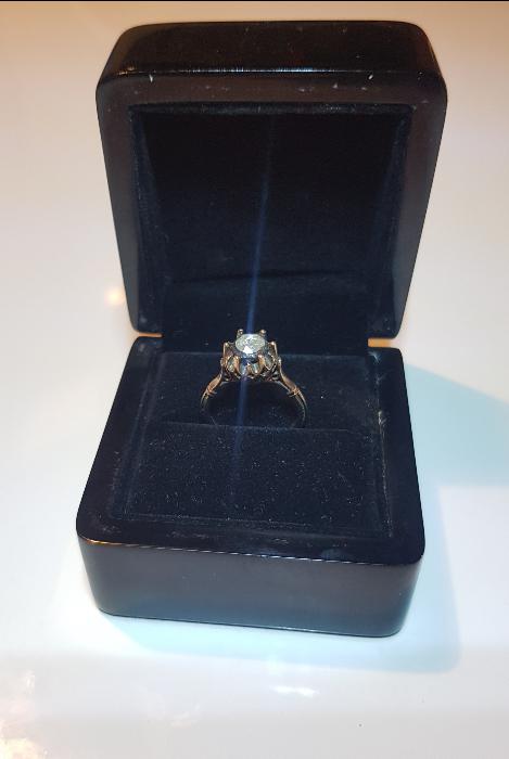 TEKTAŞ PIRLANTA YÜZÜK 