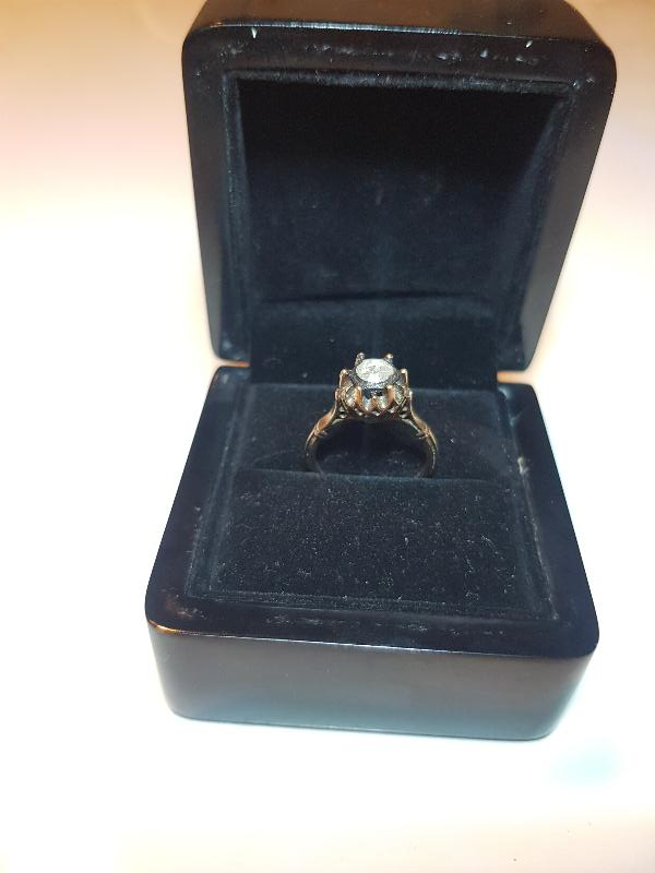 TEKTAŞ PIRLANTA YÜZÜK 