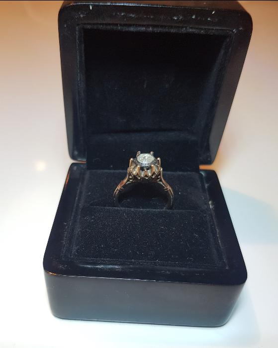 TEKTAŞ PIRLANTA YÜZÜK 