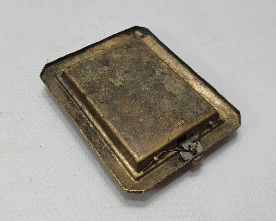 1900 BAŞLARI ÜZERİ TAŞLI NADİR FORMDA ENFİYE KUTUSU