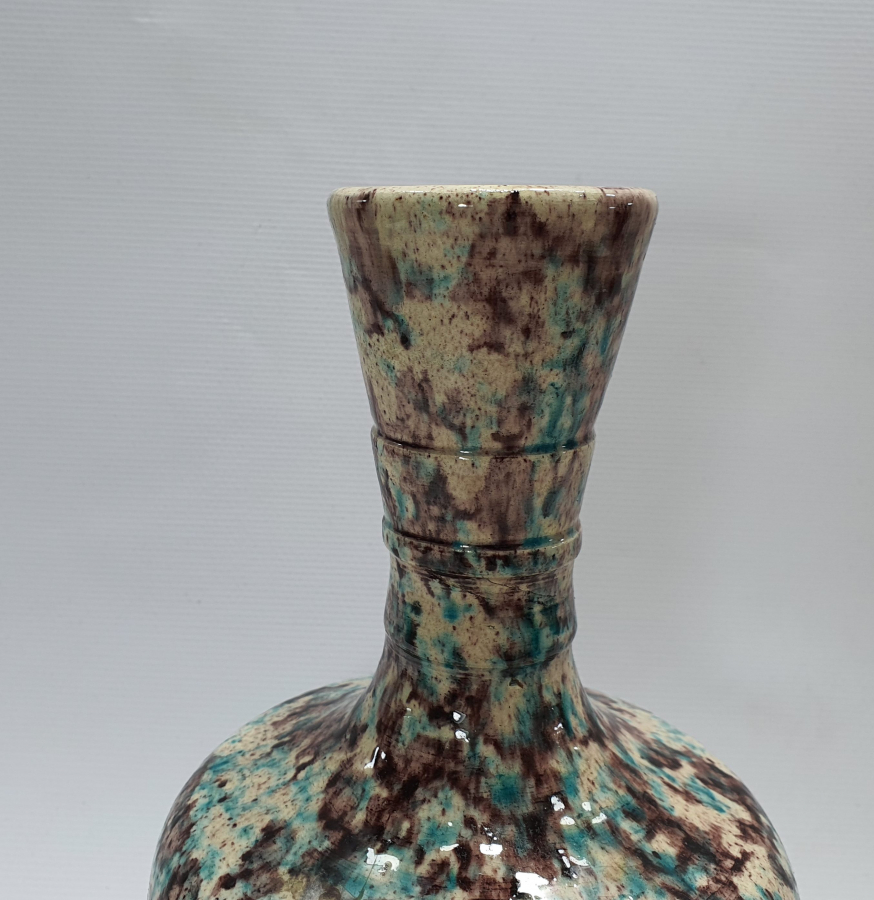 CUMHURİYET BAŞLARI NADİR RENKTE KÜTAHYA VAZO