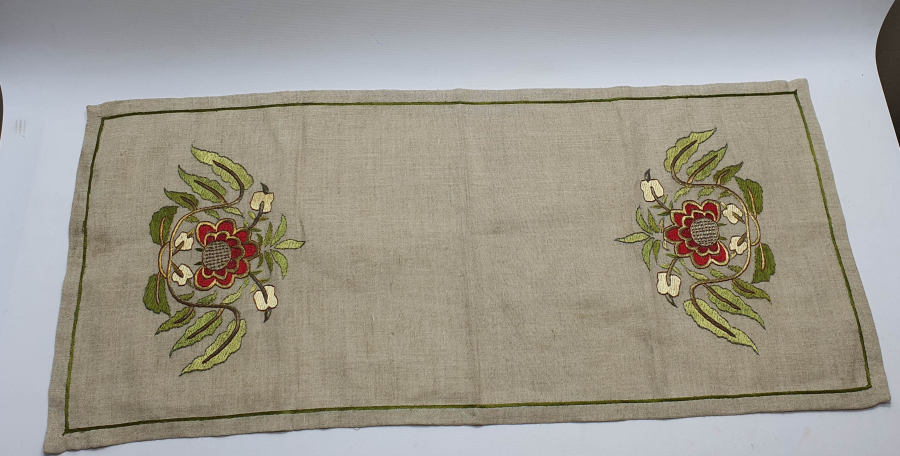 GÜMÜŞ SIRMA İŞÇİLİKLİ ANTİKA HAVLU TAKIMI