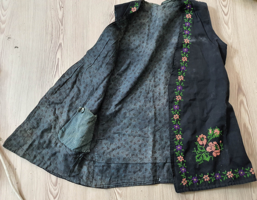 OSMANLI DÖNEMİ KANAVİÇE İŞÇİLİKLİ YELEK