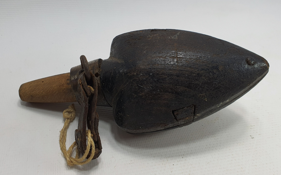 OSMANLI DÖNEMİ ÜZERİ İŞLEMELİ AHŞAP KALE TÜFEĞİ BARUTLUĞU