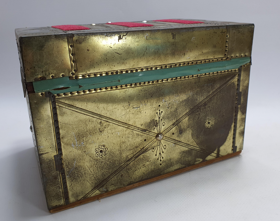 OSMANLI DÖNEMİ ÜZERİNDE SELVİ VE ÇARKIFELEK MOTİFLERİ BULUNAN ÇOK NADİR SÖZ SANDIĞI