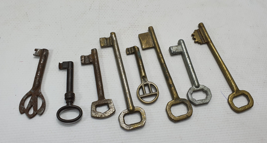 OSMANLI VE CUMHURİYET DÖNEMİ 8 ADET ANAHTAR