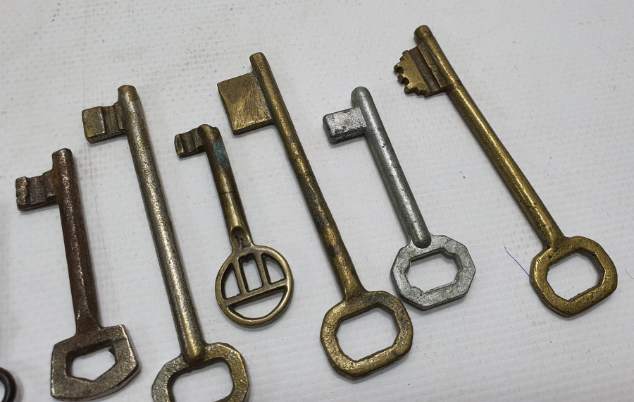 OSMANLI VE CUMHURİYET DÖNEMİ 8 ADET ANAHTAR