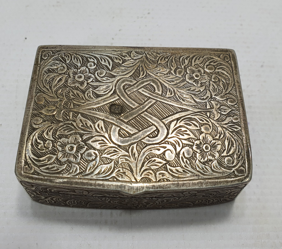 TAMAMI KALEM İŞÇİLİKLİ 1900 BAŞLARI 84 DAMGALI RUS TÜTÜN TABAKASI