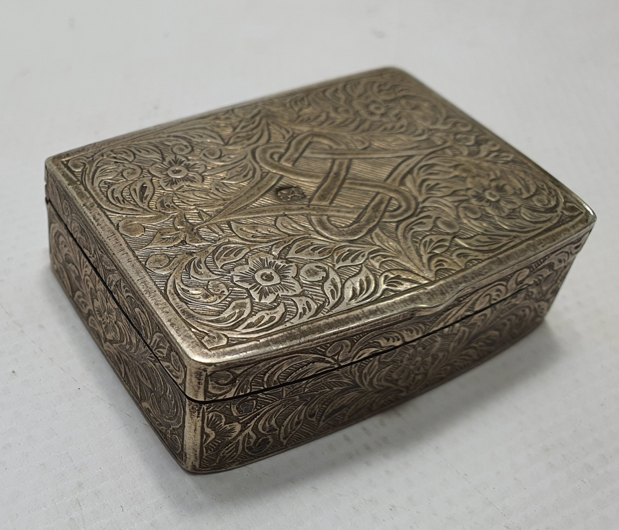 TAMAMI KALEM İŞÇİLİKLİ 1900 BAŞLARI 84 DAMGALI RUS TÜTÜN TABAKASI