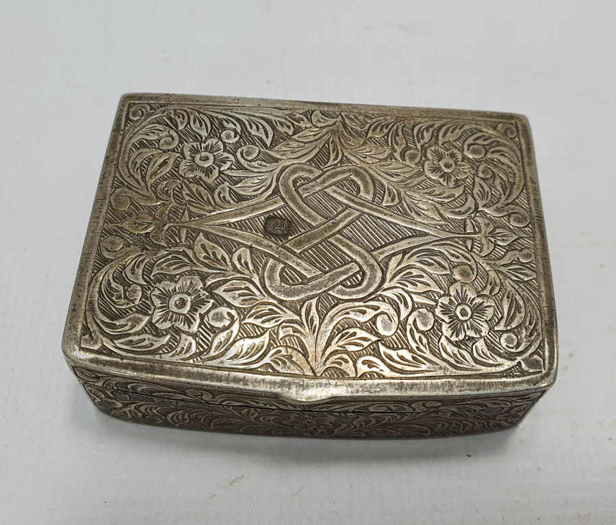 TAMAMI KALEM İŞÇİLİKLİ 1900 BAŞLARI 84 DAMGALI RUS TÜTÜN TABAKASI