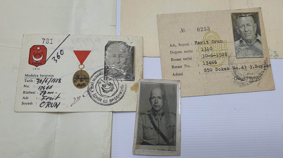 İSTİKLAL MADALYALI BİR GAZİMİZE AİT EVRAKLAR