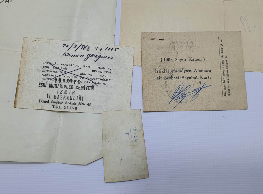 İSTİKLAL MADALYALI BİR GAZİMİZE AİT EVRAKLAR