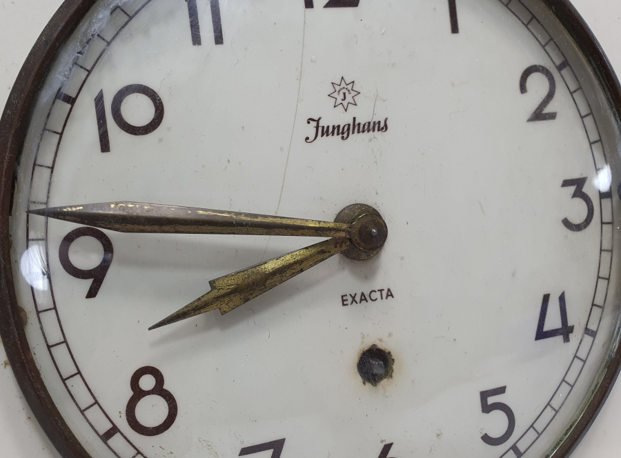 JUNGHANS MARKA NADİR TİPTE DUVAR SAATİ