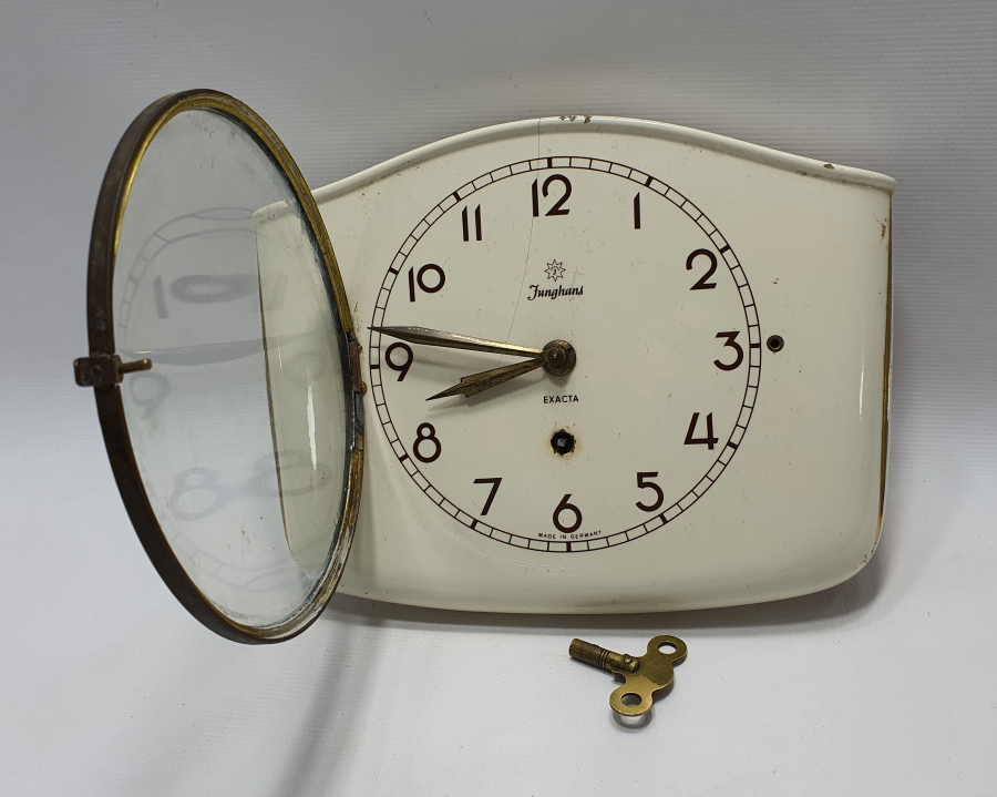 JUNGHANS MARKA NADİR TİPTE DUVAR SAATİ