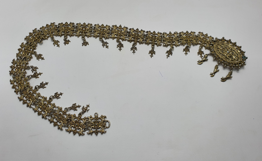 OSMANLI DÖNEMİ 1800 BAŞLAR ELİ BALTALI FİGÜRLÜ ÇOK NADİR GÜMÜŞ GELİN KEMERİ