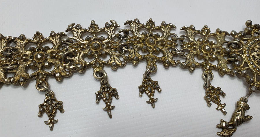 OSMANLI DÖNEMİ 1800 BAŞLAR ELİ BALTALI FİGÜRLÜ ÇOK NADİR GÜMÜŞ GELİN KEMERİ