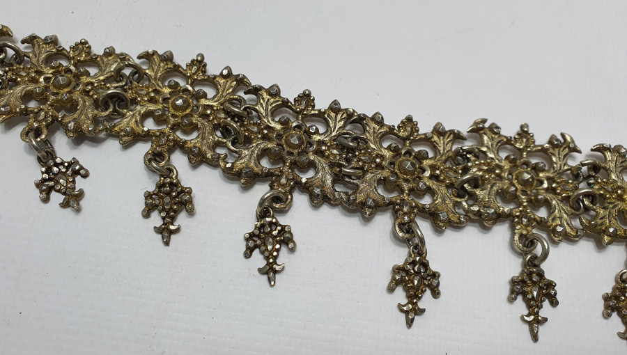 OSMANLI DÖNEMİ 1800 BAŞLAR ELİ BALTALI FİGÜRLÜ ÇOK NADİR GÜMÜŞ GELİN KEMERİ