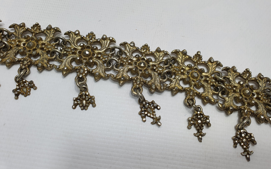 OSMANLI DÖNEMİ 1800 BAŞLAR ELİ BALTALI FİGÜRLÜ ÇOK NADİR GÜMÜŞ GELİN KEMERİ