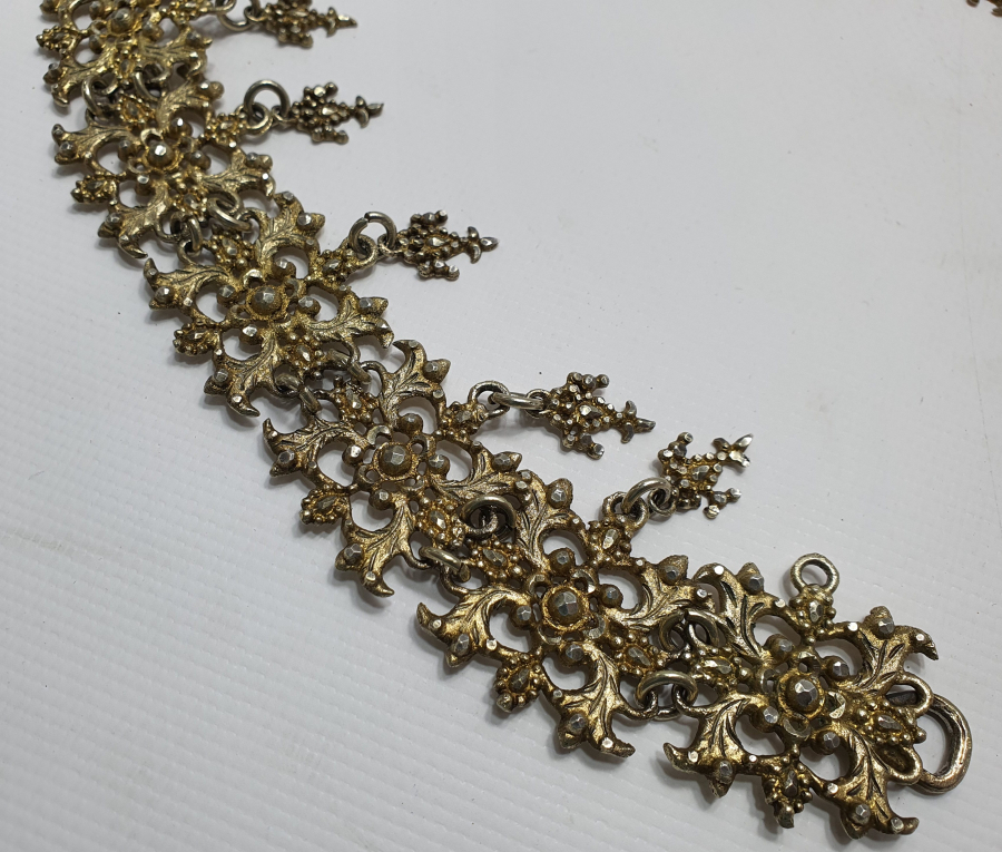 OSMANLI DÖNEMİ 1800 BAŞLAR ELİ BALTALI FİGÜRLÜ ÇOK NADİR GÜMÜŞ GELİN KEMERİ