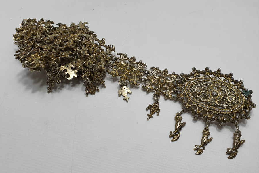 OSMANLI DÖNEMİ 1800 BAŞLAR ELİ BALTALI FİGÜRLÜ ÇOK NADİR GÜMÜŞ GELİN KEMERİ