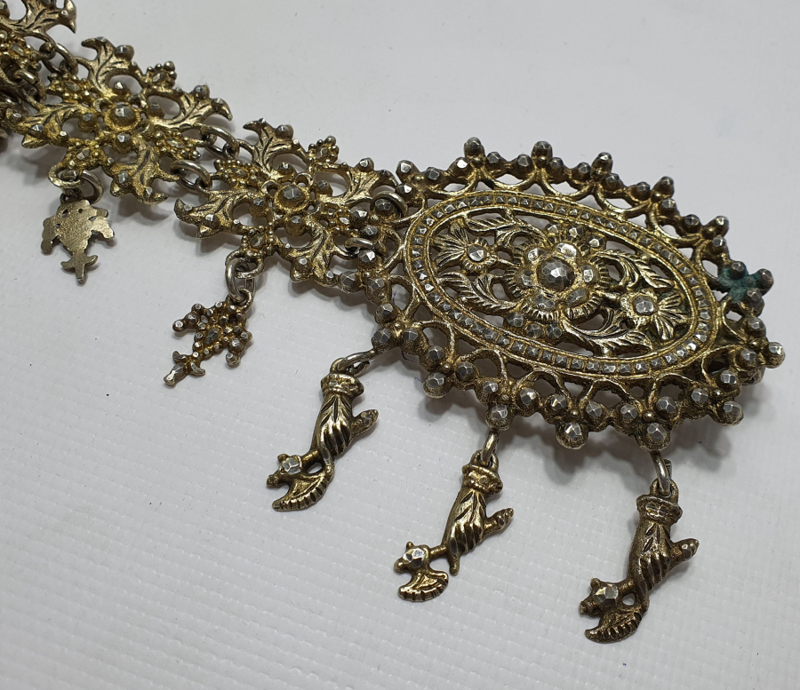 OSMANLI DÖNEMİ 1800 BAŞLAR ELİ BALTALI FİGÜRLÜ ÇOK NADİR GÜMÜŞ GELİN KEMERİ