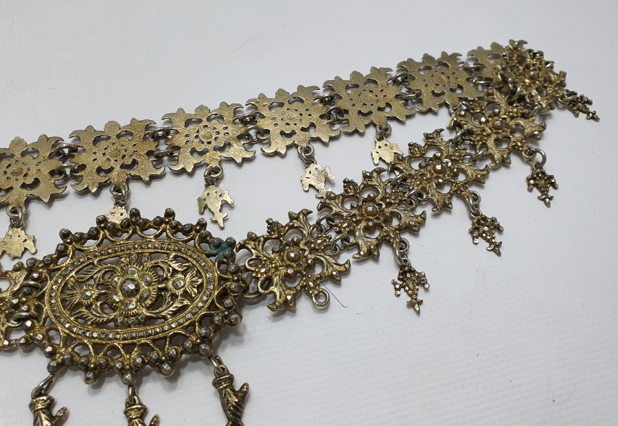 OSMANLI DÖNEMİ 1800 BAŞLAR ELİ BALTALI FİGÜRLÜ ÇOK NADİR GÜMÜŞ GELİN KEMERİ