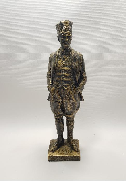 ATATÜRK HEYKELİ 