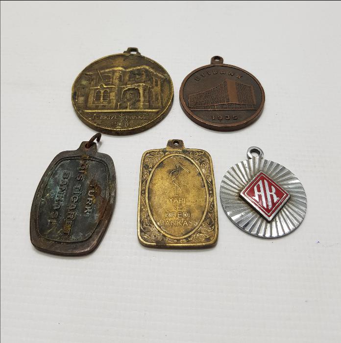 BEŞ ADET BANKA ANAHTARLIĞI 