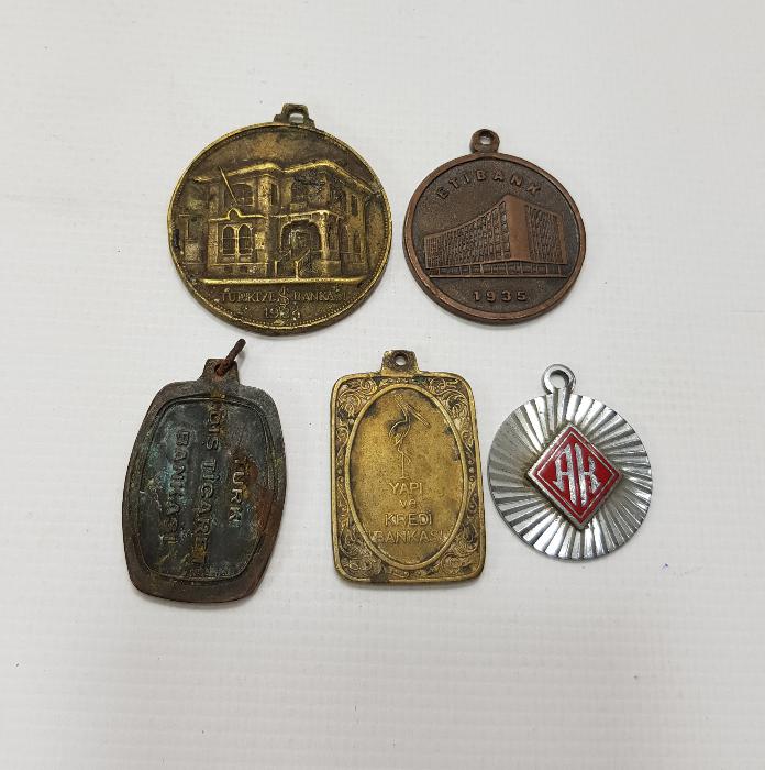 BEŞ ADET BANKA ANAHTARLIĞI 