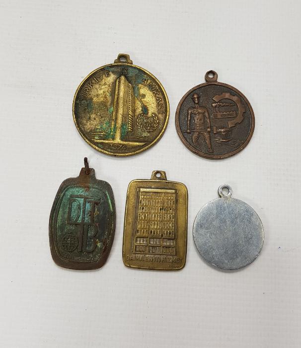 BEŞ ADET BANKA ANAHTARLIĞI 