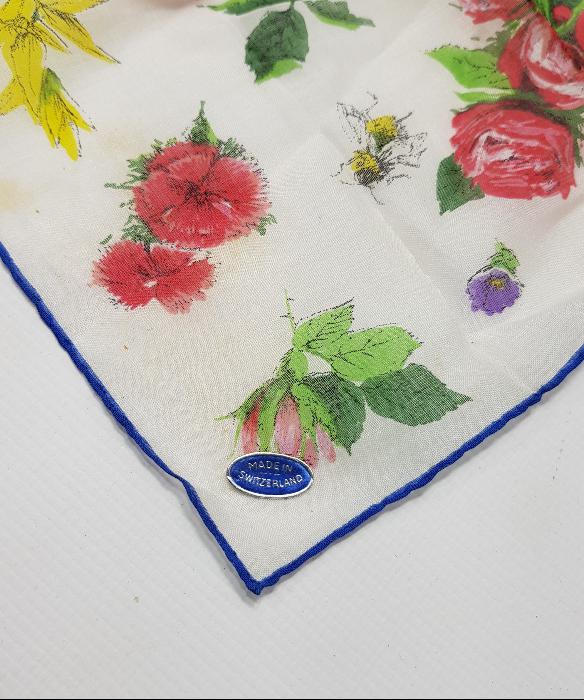 DÖRT ADET KOLEKSİYONLUK MENDİL