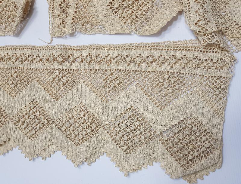 DÖRT PARÇA EL İŞLEME DANTEL SAÇAK