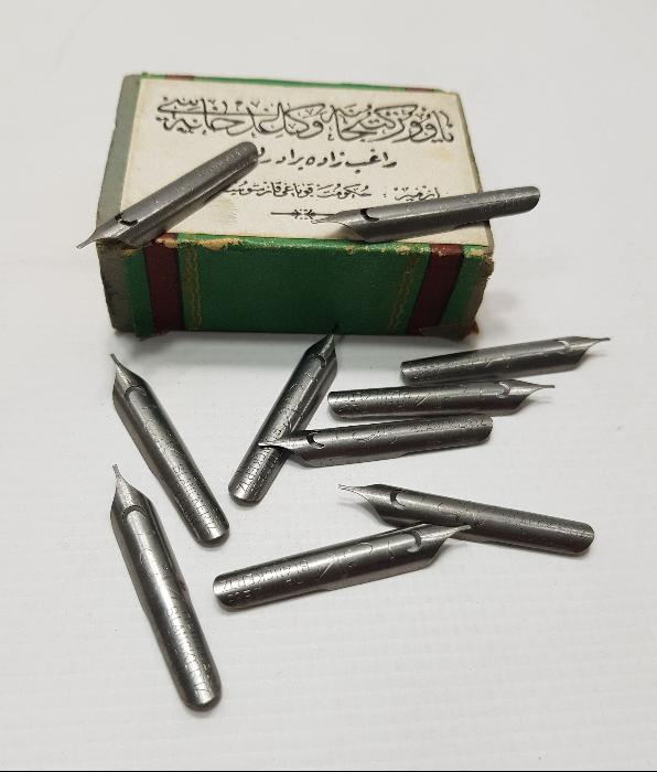 İZMİR YAPIMI OSMANLICA YAZILI DİVİT UCU KUTUSU 