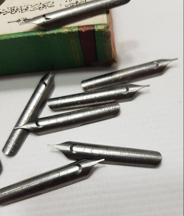 İZMİR YAPIMI OSMANLICA YAZILI DİVİT UCU KUTUSU 