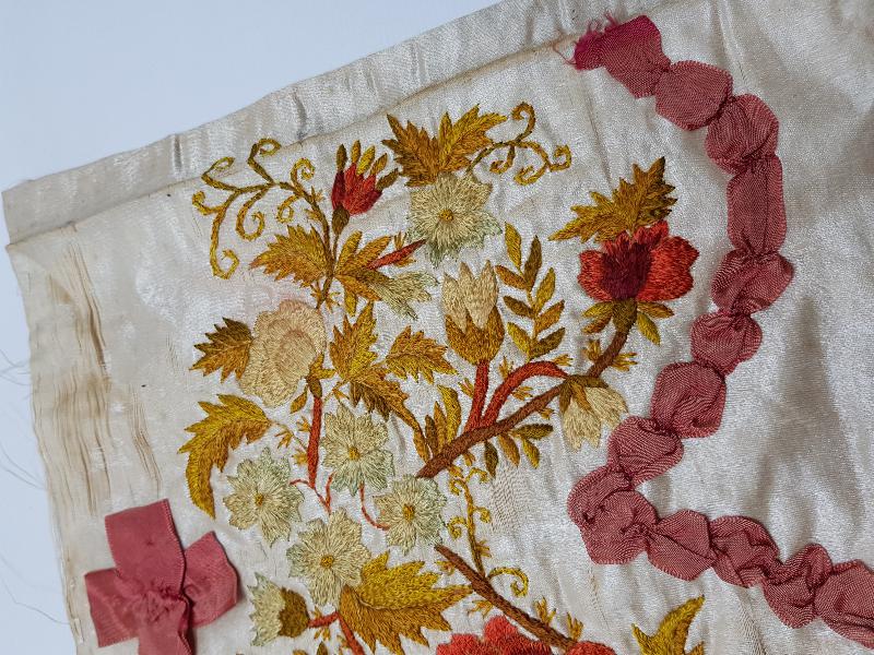 OSMANLI DÖNEMİ EL İŞLEME İPEK YASTIK YÜZÜ