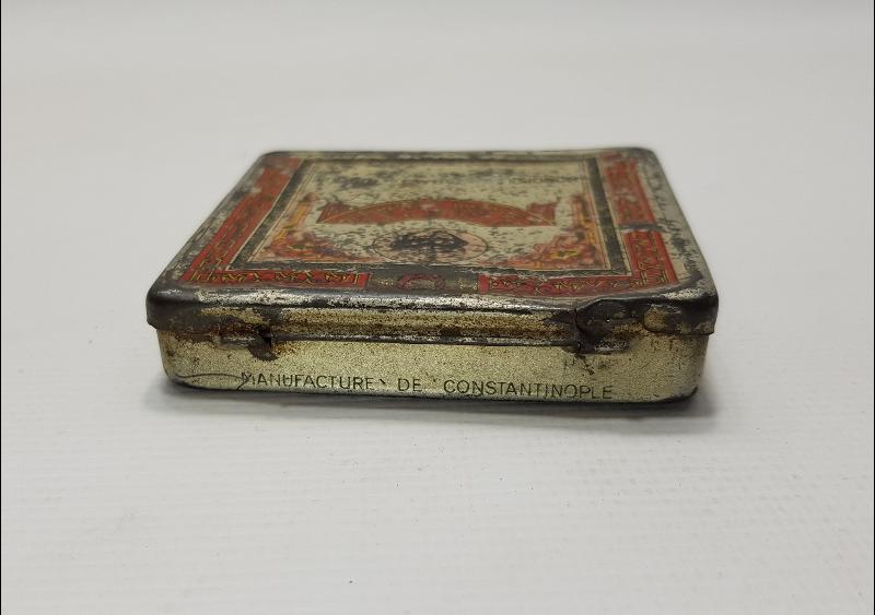 OSMANLICA YAZILI TENEKE SİGARA KUTUSU 