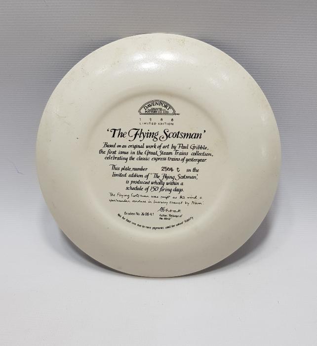 TREN TEMALI SANATÇI İMZALI PORSELEN DUVAR TABAĞI