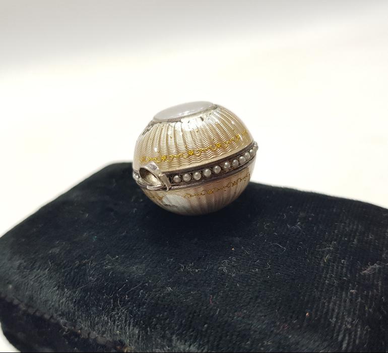 MİNELİ GÜMÜŞ TOP SAAT