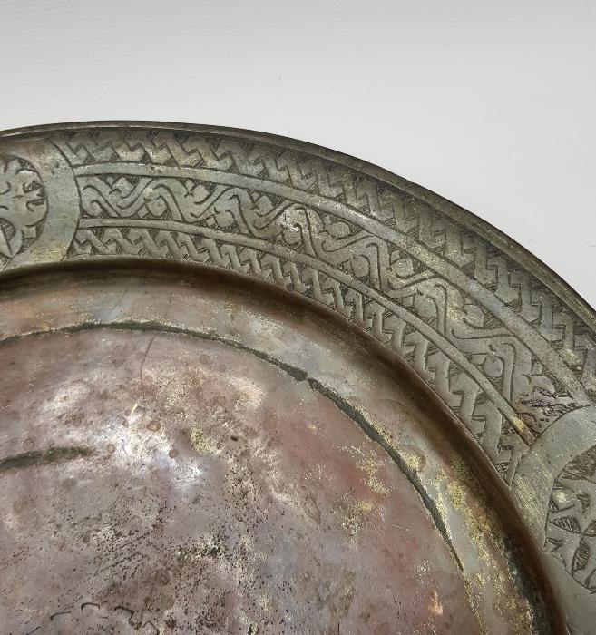 OSMANLI DÖNEMİ HAÇ MOTİFLİ KALLAVİ BOY RUM İŞİ BAKIR TABAK 