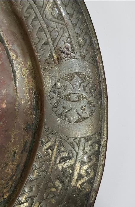 OSMANLI DÖNEMİ HAÇ MOTİFLİ KALLAVİ BOY RUM İŞİ BAKIR TABAK 