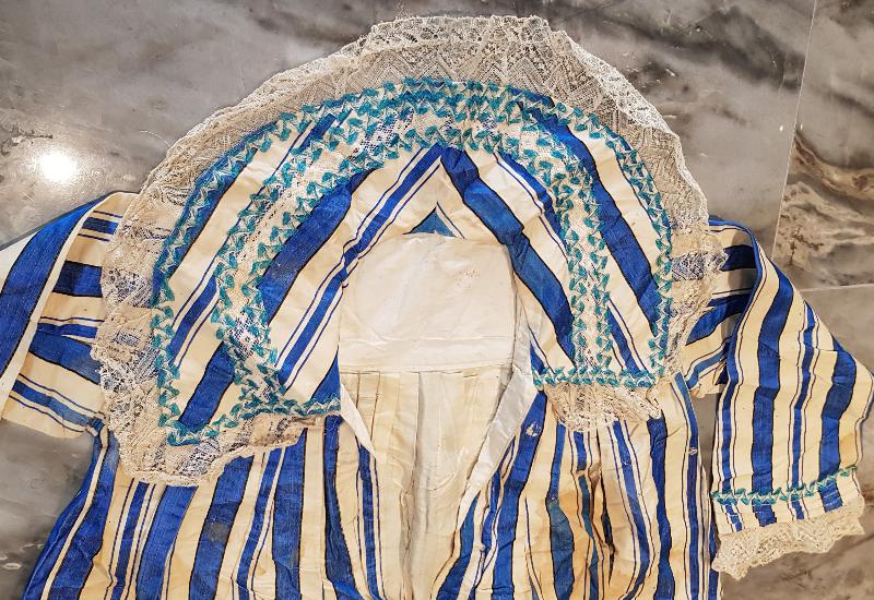 OSMANLICA DAMGALI İPEK KADIN ELBİSESİ