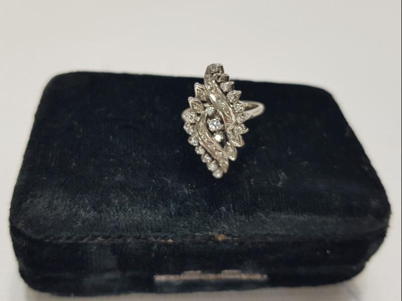 PIRLANTA MEKİK YÜZÜK 