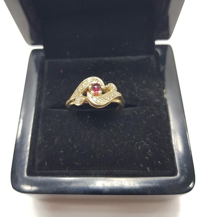 YAKUT TAŞLI PIRLANTA YÜZÜK