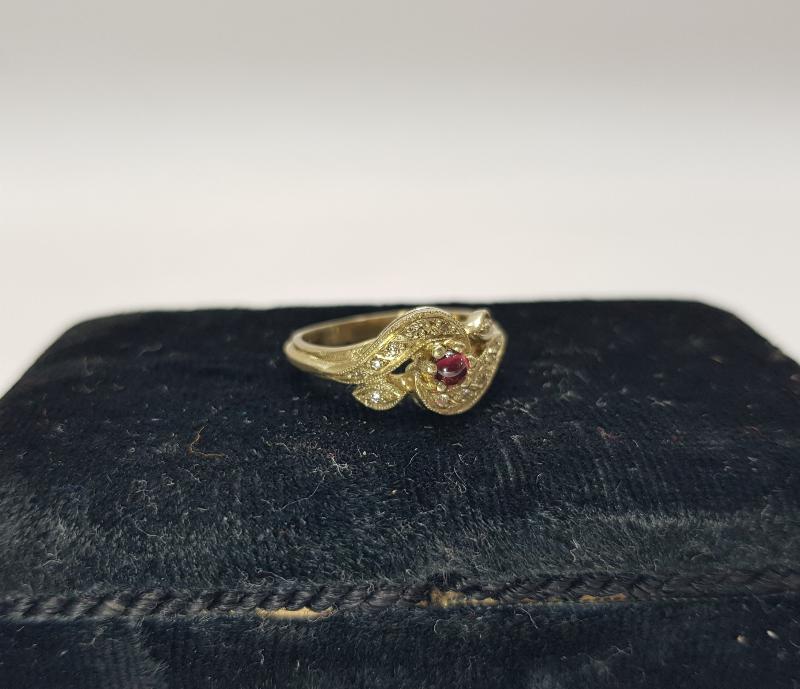 YAKUT TAŞLI PIRLANTA YÜZÜK