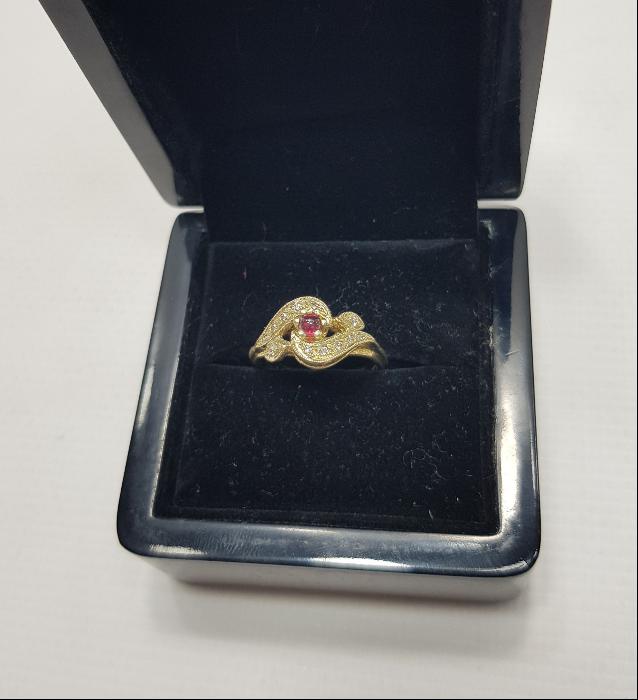 YAKUT TAŞLI PIRLANTA YÜZÜK