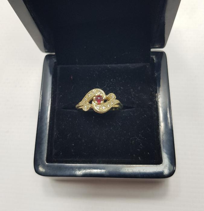 YAKUT TAŞLI PIRLANTA YÜZÜK