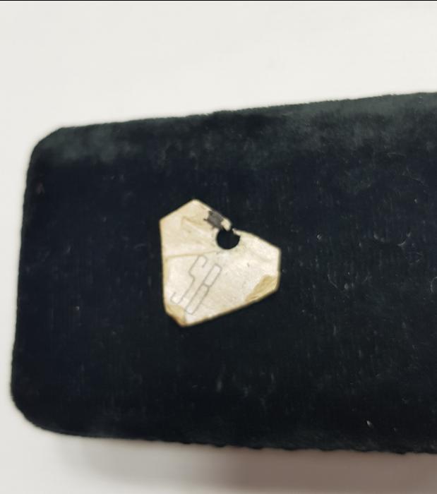 ZÜMRÜT VE PIRLANTA TAŞLARLA SÜSLÜ ALTIN YÜZÜK 